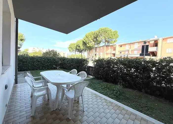 M144 - Marcelli, Trilocale Con Giardino A 100mt Dal Mare * Marcelli