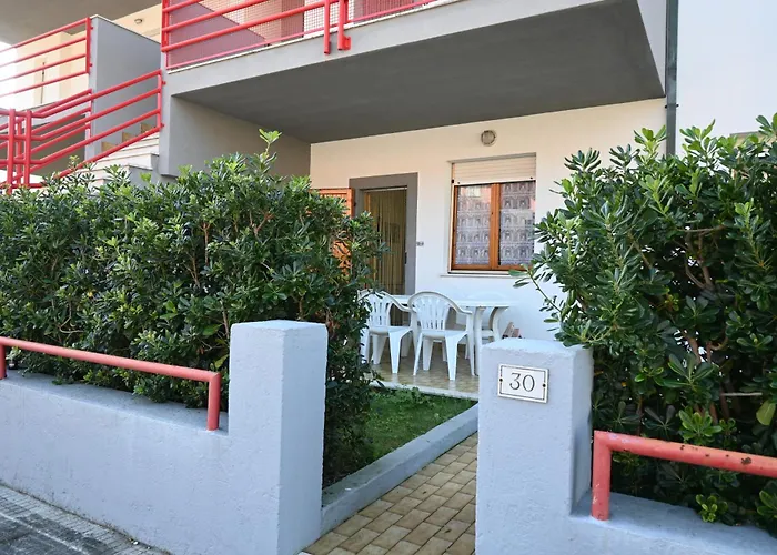 M144 - Marcelli, Trilocale Con Giardino A 100mt Dal Mare * Marcelli